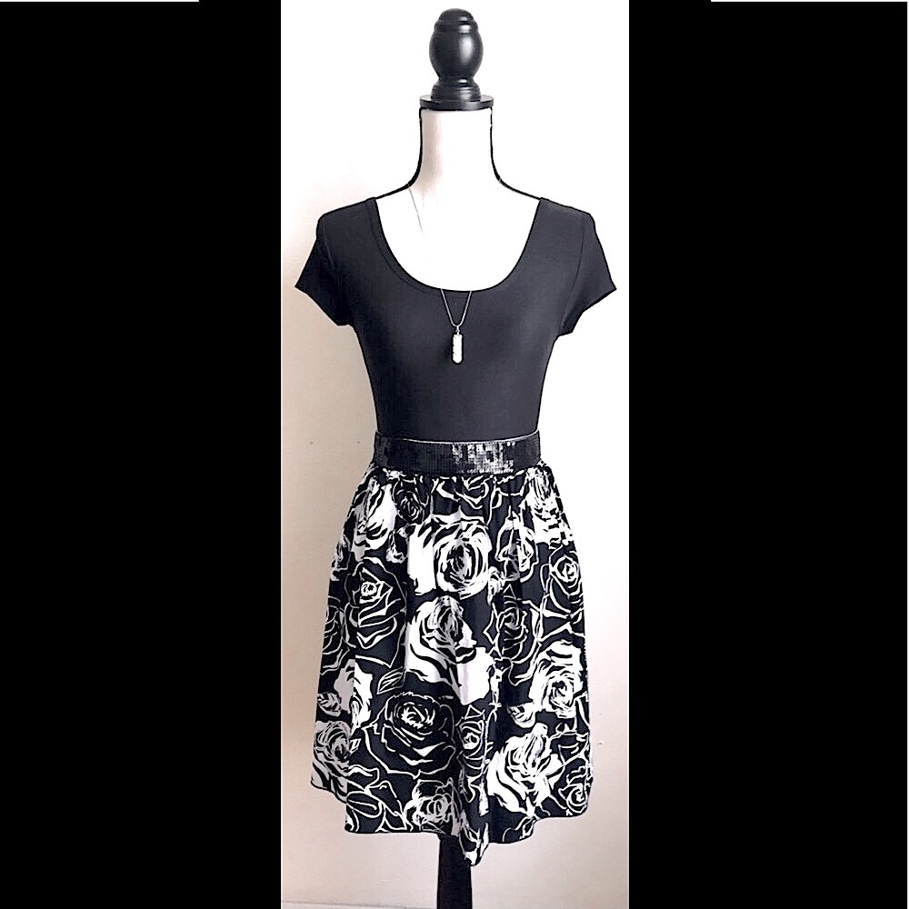 B&W Fit & Flare Skirt: Large Floral w/ Black Sequin Waistline, Knee Length,Sz. M